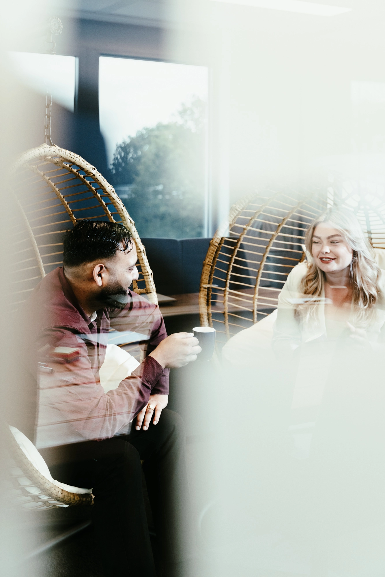 Een Hello Professionals recruiter die met een IT'er in overleg is over zijn carrière dromen