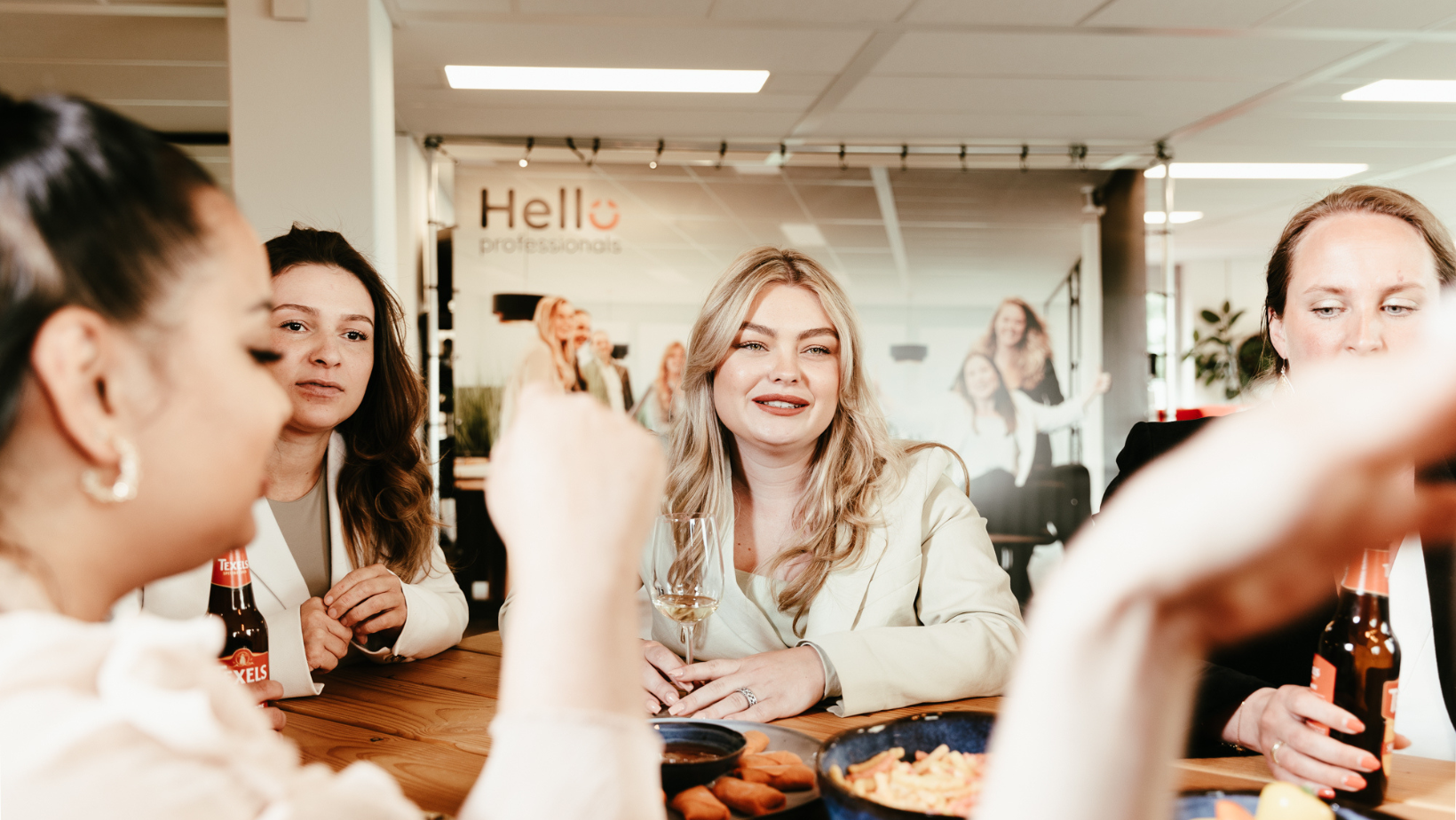 Borrel Hello Professionals werkplezier detacheringsbureau met IT-professionals