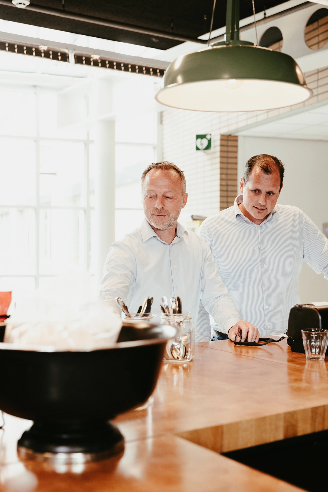 Professionals van Hello Professional die bezig zijn met cloud migratie